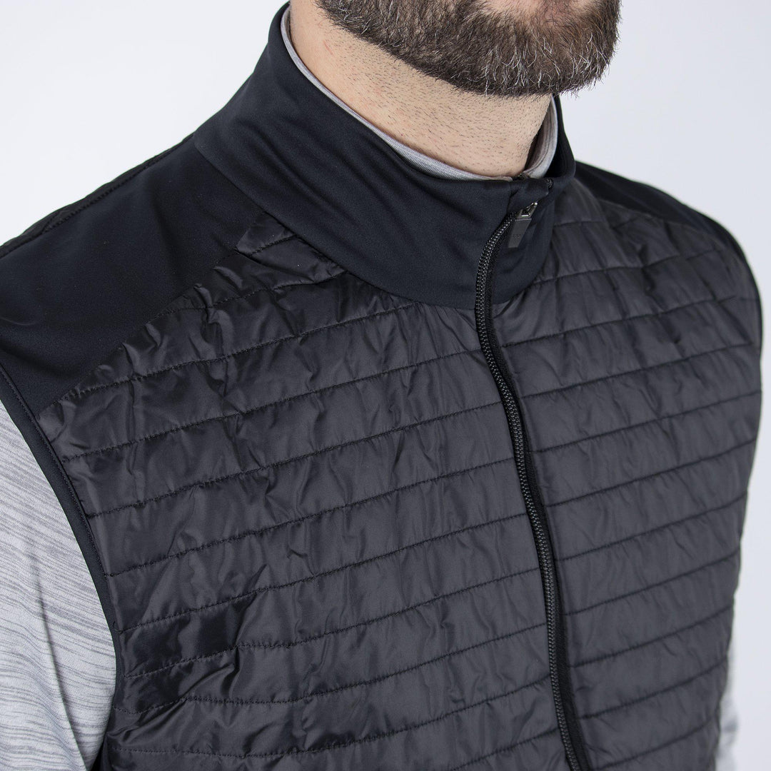 Louie is a Windproof and water repellent golf vest for Men in the color Black(3)