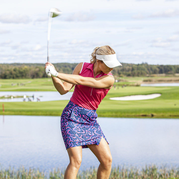 Mila is a Breathable sleeveless golf shirt for Women in the color Imaginary Pink(2)