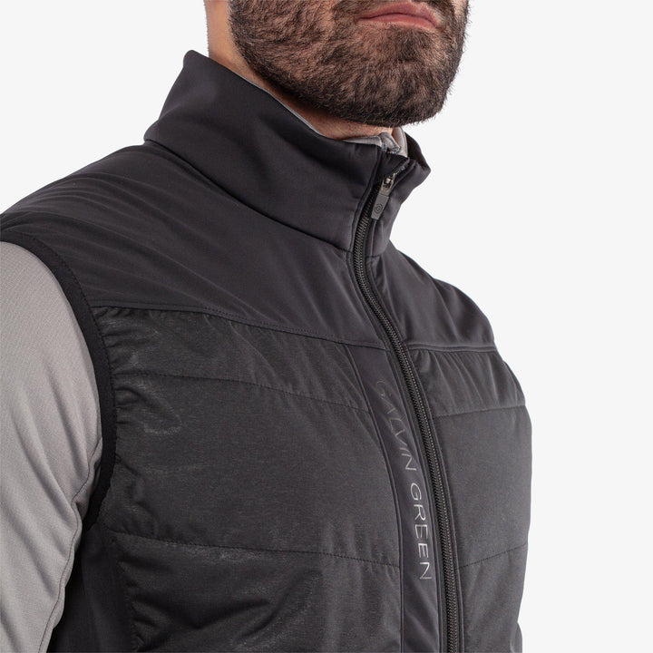 Lauro is a Windproof and water repellent golf vest for Men in the color Black(4)