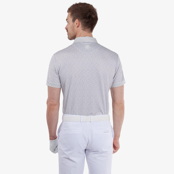 Melvin is a Breathable short sleeve golf shirt for Men in the color Cool Grey/White(4)