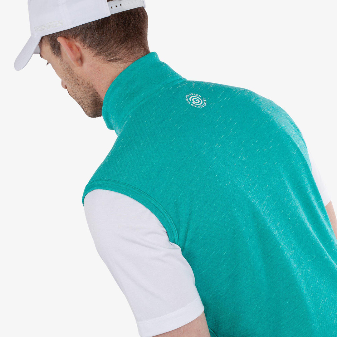 Del is a Insulating golf vest for Men in the color Atlantis Green Melange(5)