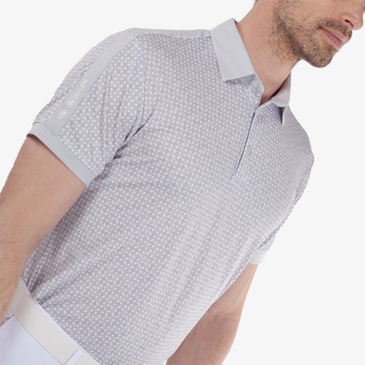 Melvin is a Breathable short sleeve golf shirt for Men in the color Cool Grey/White(3)