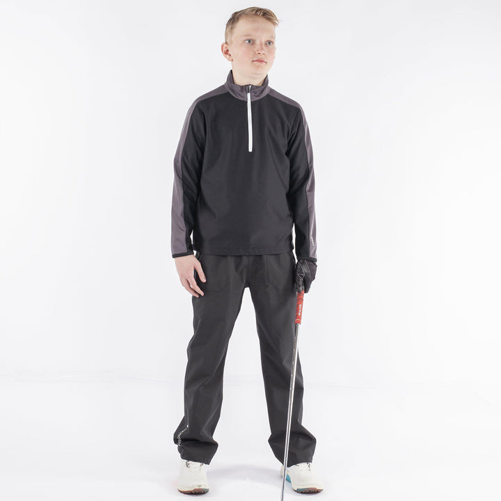 Roma is a Windproof and water repellent golf jacket for Juniors in the color Black(3)