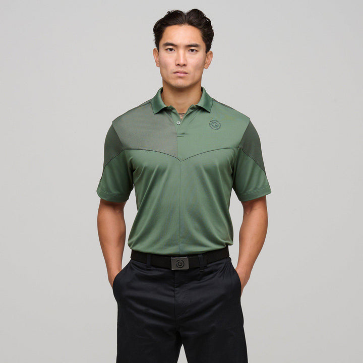 Magnus is a Breathable short sleeve shirt for Men in the color Duck Green(1)