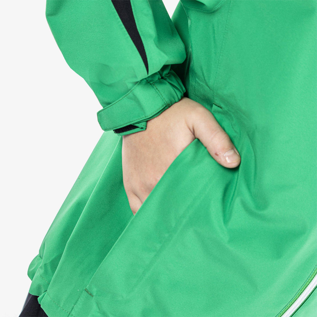 Robert is a Waterproof golf jacket for Juniors in the color Golf Green(5)